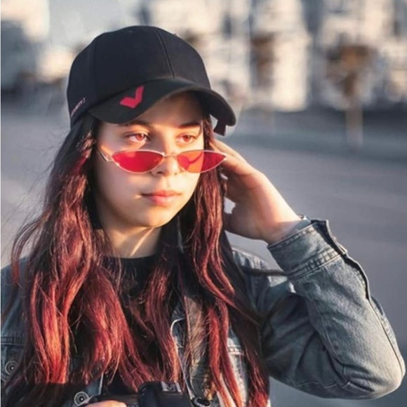 Sunglasses Retro Small Petals Shape Arc - Picture 3 of 5